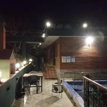 Nerry's Garden - Camellia Holiday home Izmit